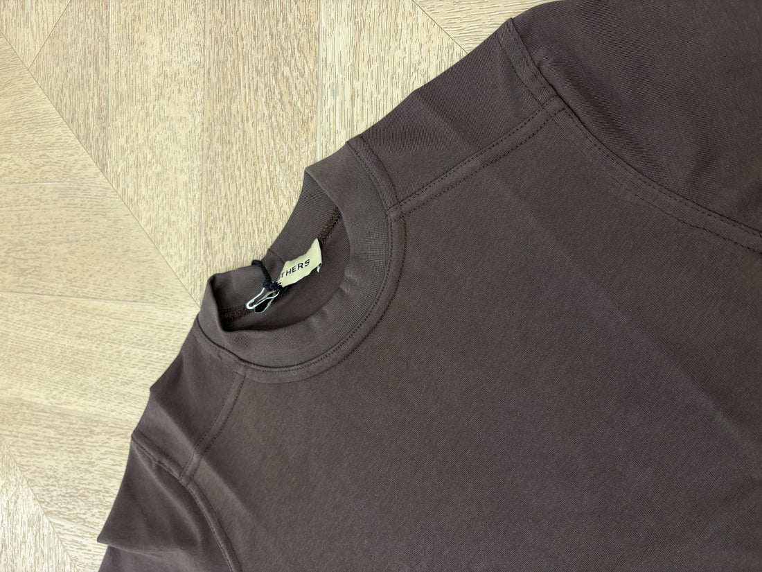 t shirt mezzo collo marrone
